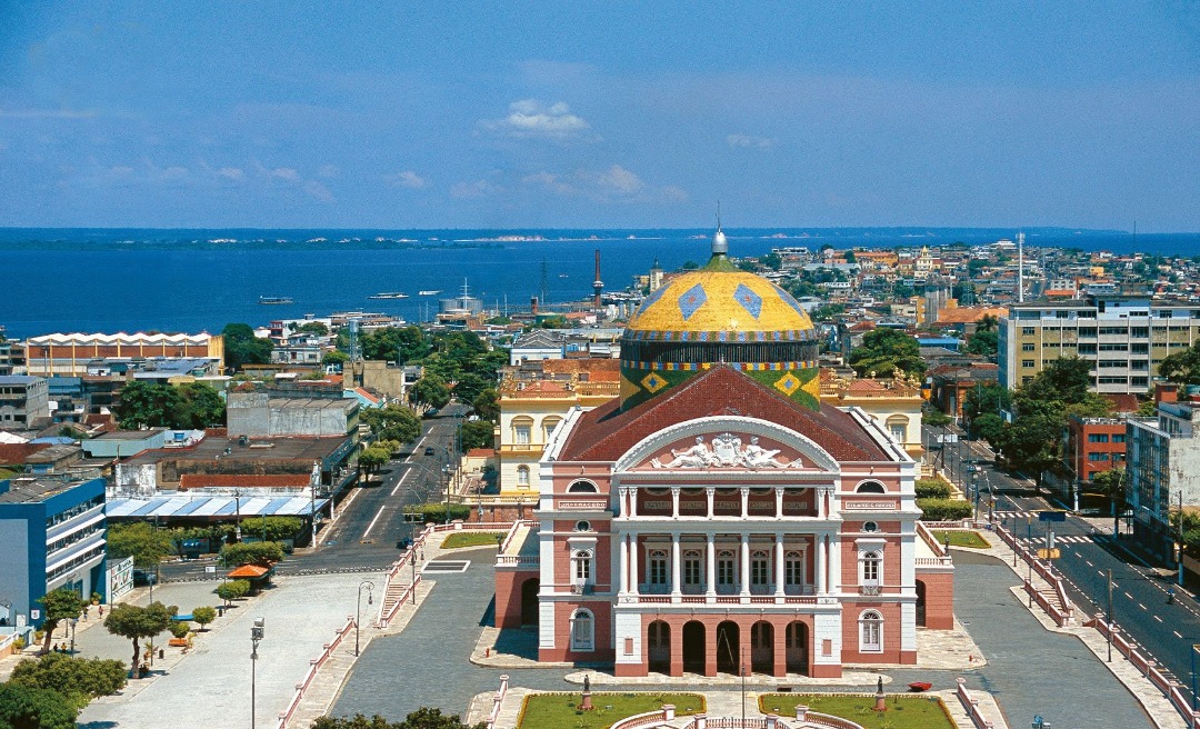 Perto de colapso na saúde, Governo do Amazonas fecha comércio por 15 dias